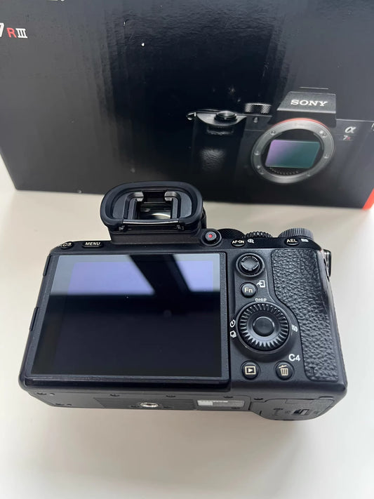 Sony a7R III Mirrorless Camera