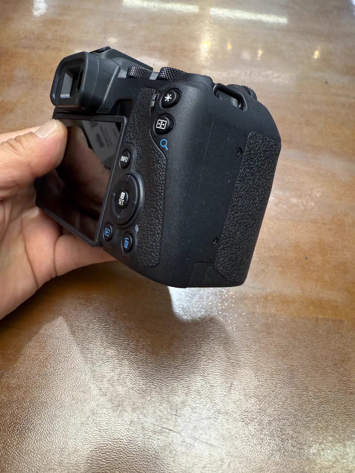 Canon EOS R8 Mirrorless Camera