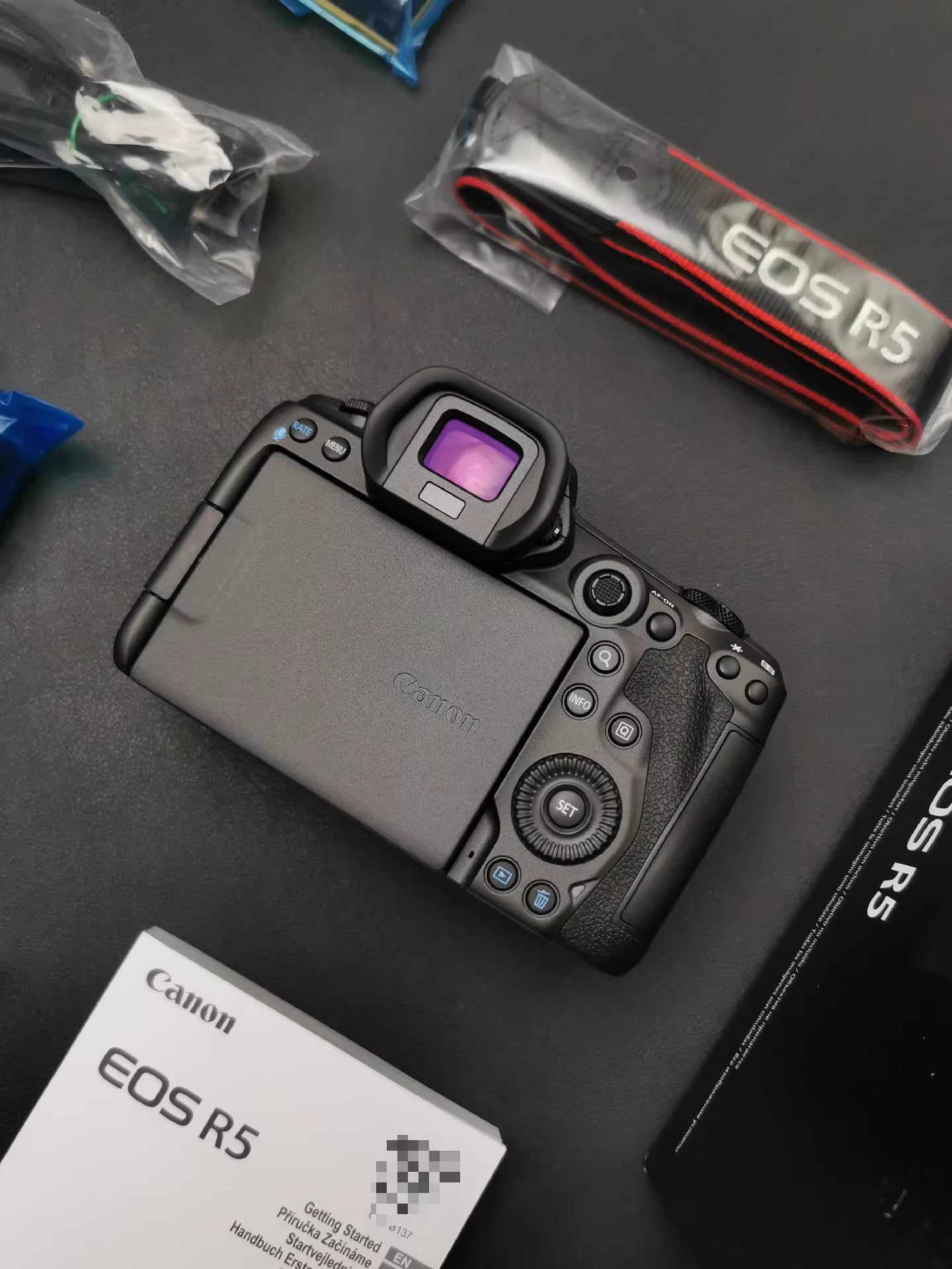 Canon EOS R5 Mirrorless Camera
