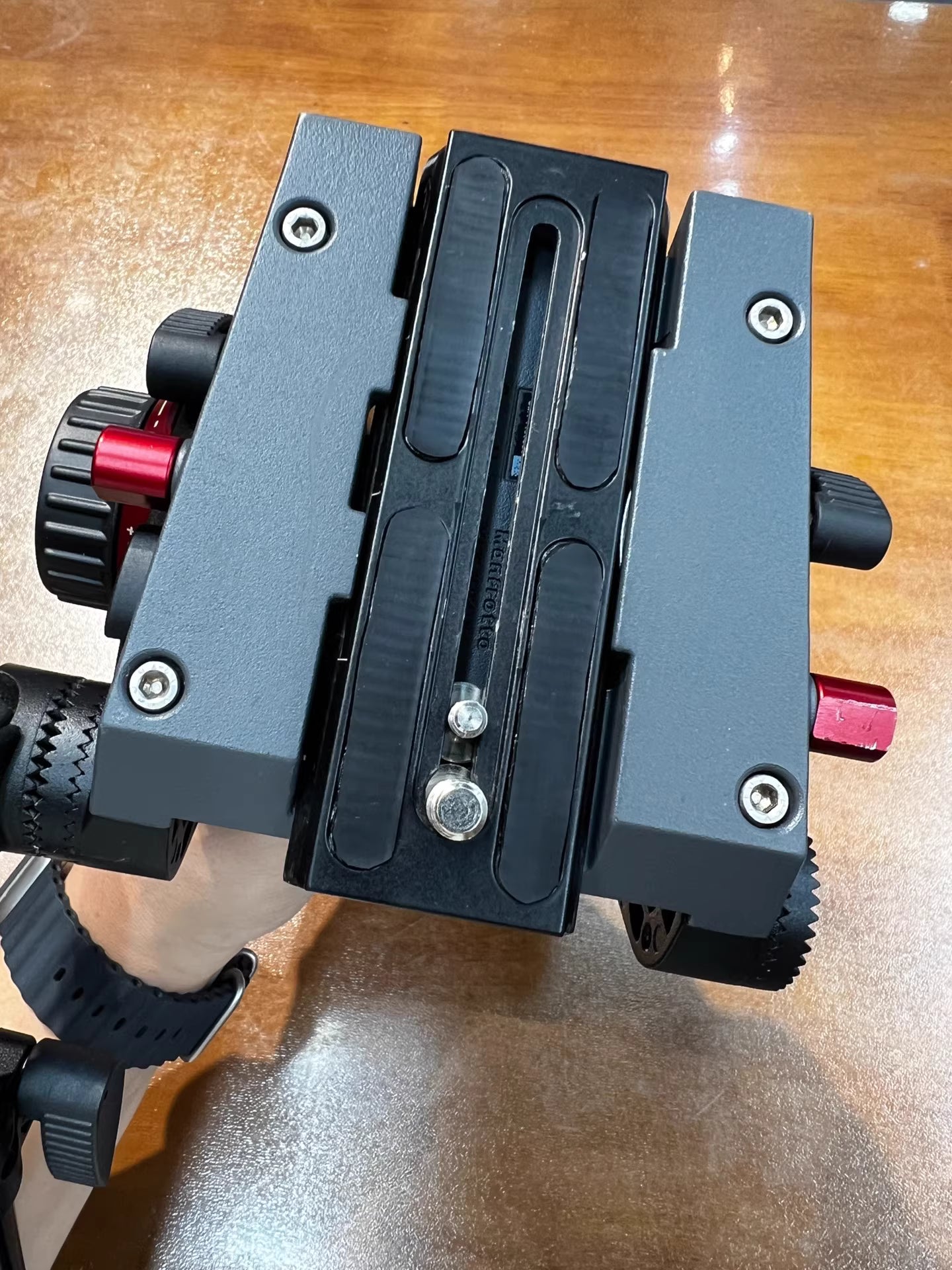 Manfrotto 504HD Fluid Video Head with Flat Base